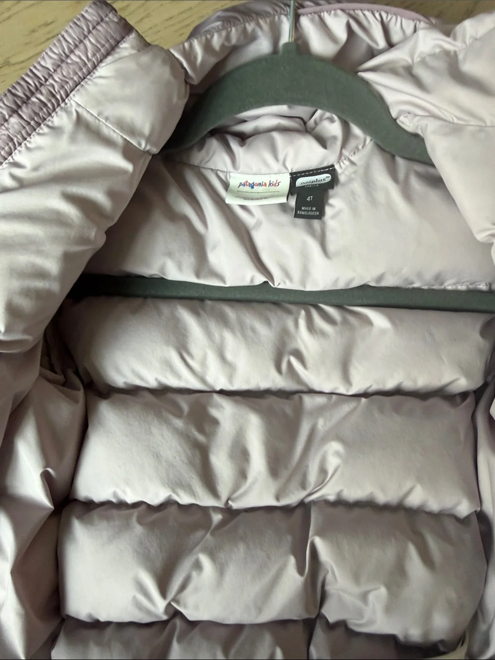 Patagonia Kids' Hi-loft 100% down Puffer Jacket with Hood 4T